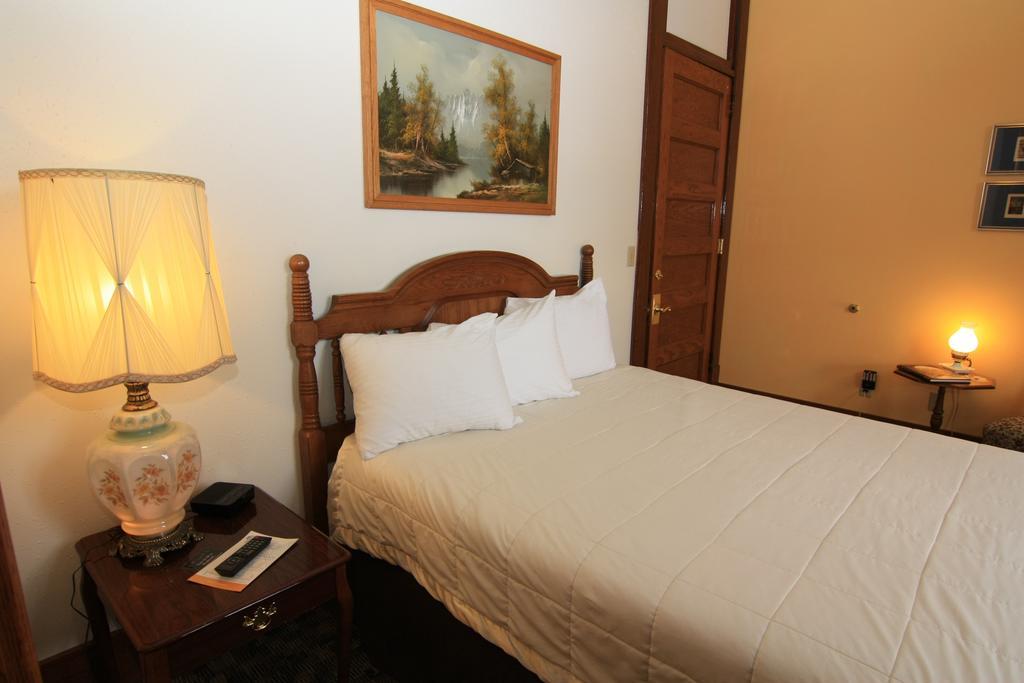 Town Hall Inn Lead Номер фото